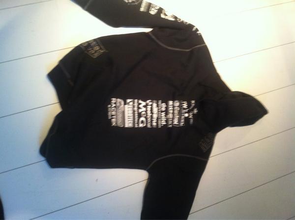 TimCoronel's tweet photo. Retweet en maak kans op mn dakartrui Het wordt immers kouder he @maxxissuperb http://t.co/X5Fqyka7