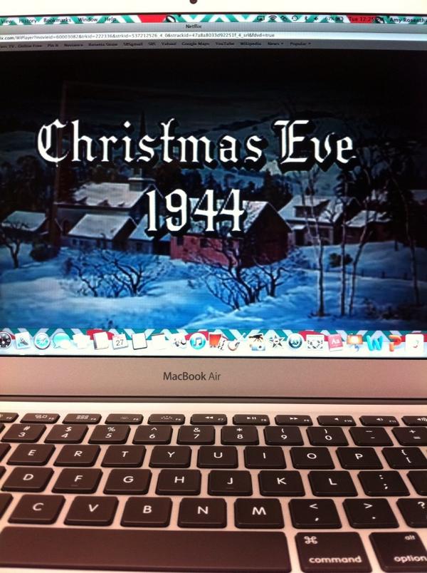 amyr0se3's tweet image. Watching white Christmas in English! #newcomputers #Christmastime 💚❤🎅🎄