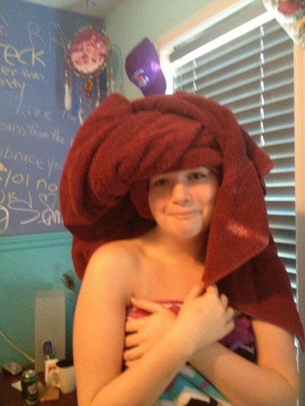 merreckr's tweet image. Mandy got hot!! #ohnatural