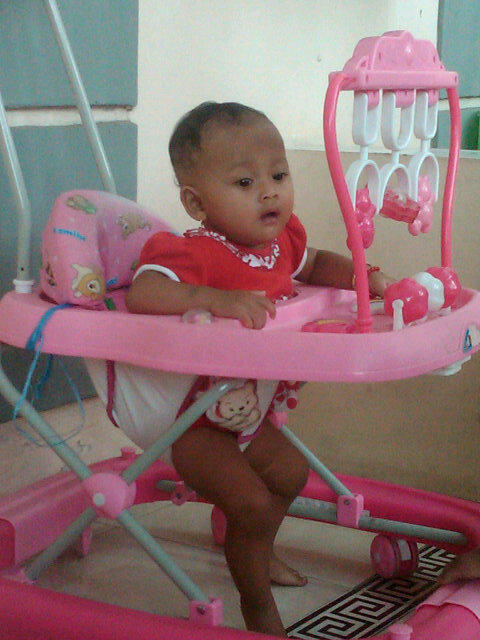 adithink's tweet image. Momong anak