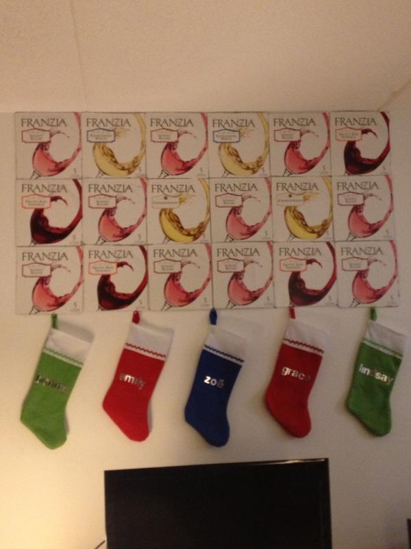 Zoe_NYR's tweet image. &quot;How many girls does it take to put up a Christmas tree?&quot; #207problems