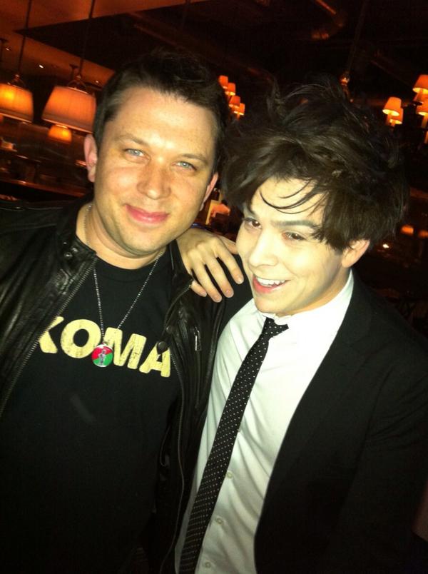 MKCherryBoom's tweet image. Kicking it with @FernandoGaribay at the post-AMA's party @MatthewKoma