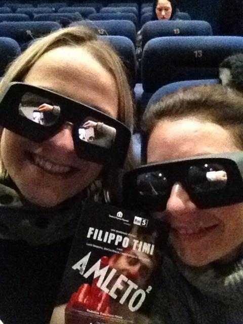 feangelitwit's tweet photo. Al cinema con Timi..... http://t.co/OuvasC5s