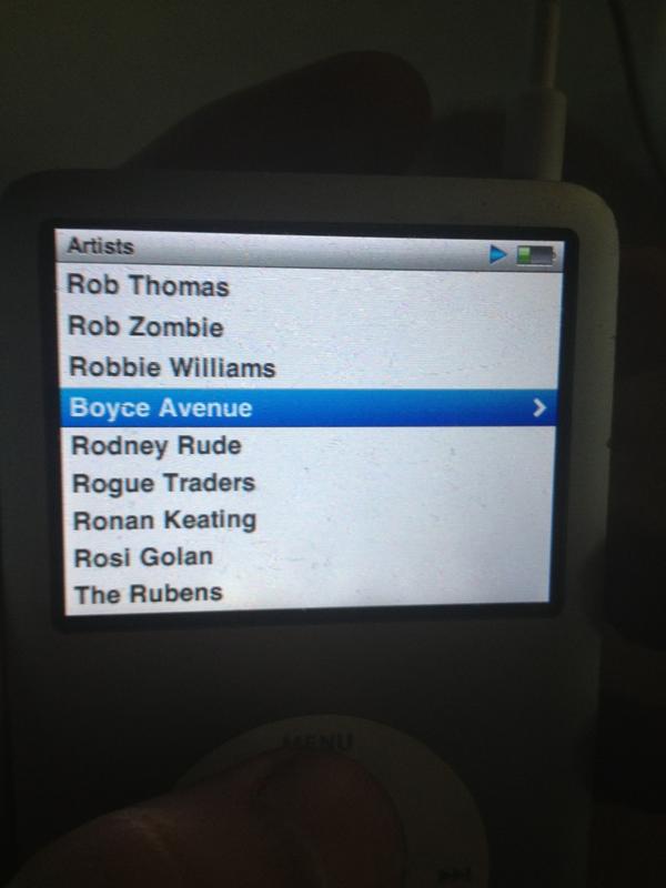 WillRyan12's tweet image. iPod is drunk I think #alphabeticalorder #getyouracttogether B doesn&apos;t belong in the R section #technologyfailure
