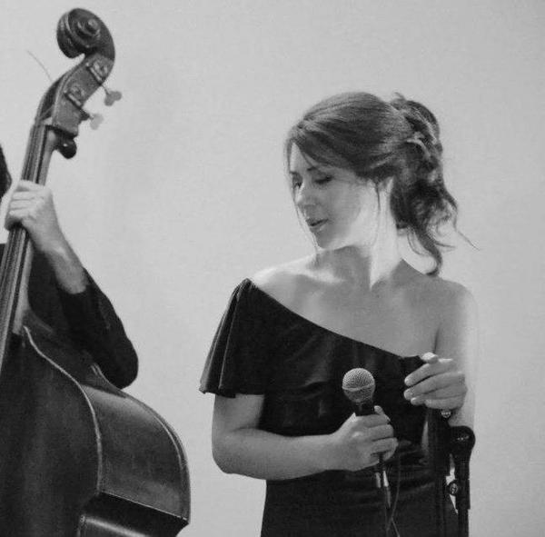 Yarın gece Dolunay Obruk Trio (dolunayobruk.com) canlı performanslarıyla bizlerle olacak.
Zihni BAR 02122488033