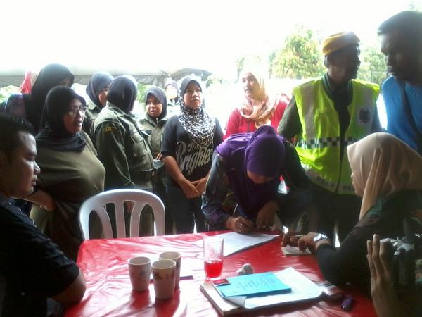 PSM_GOMBAK's tweet photo. bagusss....@azeez_gombak: sebahagian ahli2 rela yg ingin dftr bkak akaun twitter @KP_RELA  @zeekay15 http://t.co/IJfyPRCP @razibSRbrians