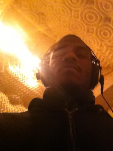 Still up making music writing won't sleep until they stop sleeping on me http://t.co/FbiVStgL<a href="/tag/weirdflex"class="tags"><span>#weirdflex</span></a>