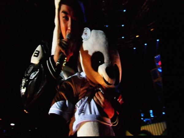 double533's tweet image. #121212VIday @ForvictoRi PANDA VI wish u good health and happy life