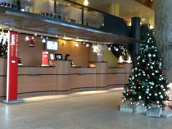 Ons hotel in kerst sferen. Gezellig richting het nieuwe jaar. #ibis #denhaag Weekendje Den Haag? ibis.com
