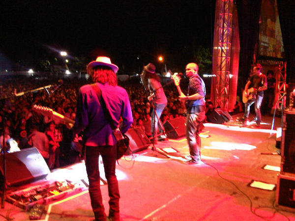slankdotcom's tweet photo. Lanjut lagi, BALIKIN..... #DIS_Religi (pic by @AWShanti) http://t.co/6P8UrXMX