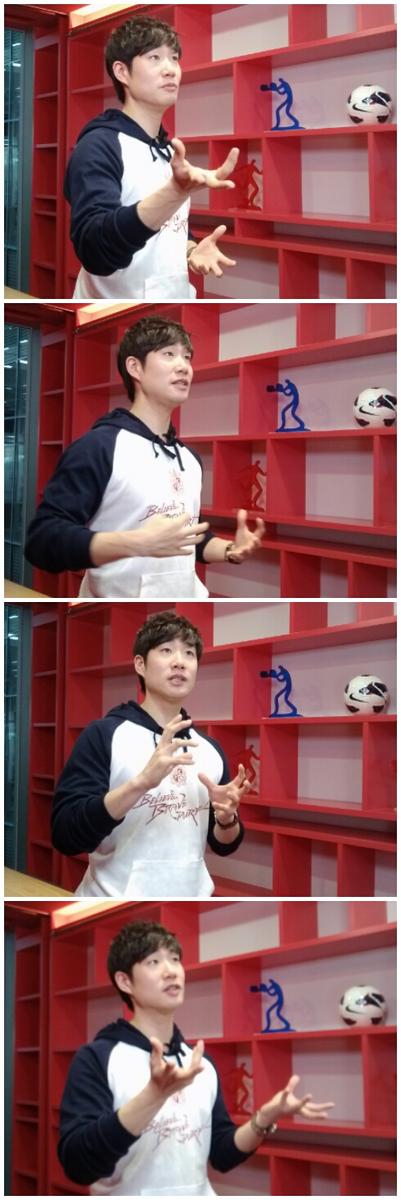 FM_GOAL's tweet photo. 남MC 사진 요구가 들어오고 있네요. 여기 있습니다!!! 쉴틈없는 배거슨의 손동작 보이시나요? 덕분에 사진찍기 힘들다는...ㅠㅠ 현란한 배거슨의 손동작은 내일 방송을 통해 확인하기!!^^ http://t.co/ls4ICofF