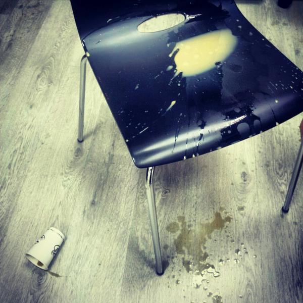 cocohn1's tweet photo. נס החנוכה שלי. שניה לפני שאני בא לצאת מהמשרד http://t.co/hrbFSgcp