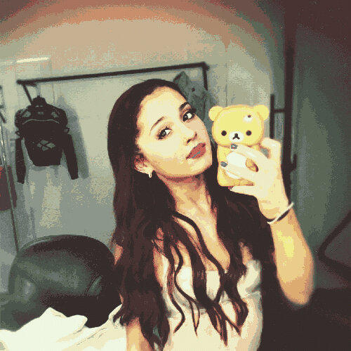 Live4Ari's tweet photo. I love her phone case http://t.co/hjhkHReO