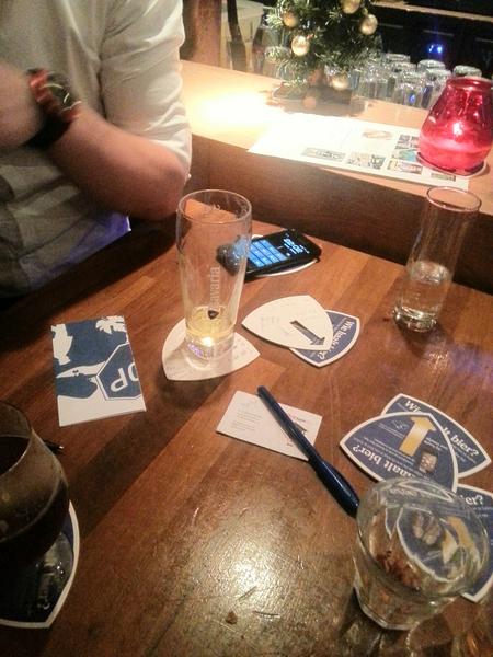 D_Verhoeven's tweet photo. Pubquizzen.  En we gaan lekker! http://t.co/R0cUSxum