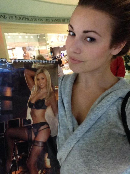 I just bought my own calendar at the Maine Mall! Haha http://t.co/RuwTqWTv<a href="/tag/bowser"class="tags"><span>#bowser</span></a><a href="/tag/xxlfreshman10spot"class="tags"><span>#xxlfreshman10spot</span></a>