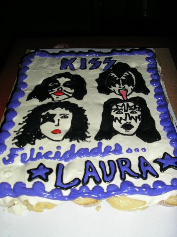 Cuernos74's tweet photo. Feliz cumple Laurita!!! @JaNeThNC @Cuernos74 @PGrafenberg @proyectografenb @Vichopacheco http://t.co/m7KWSvKZ