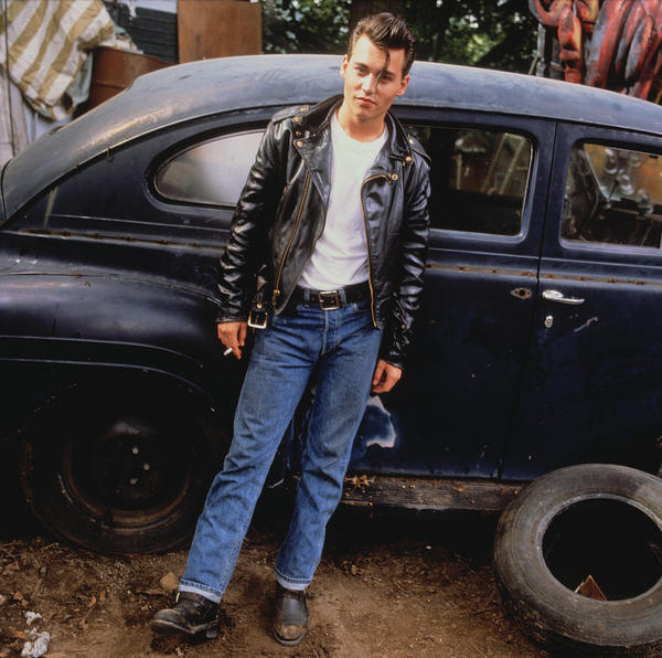JohnnyDeppNews's tweet photo. Looking back with #Johnny Depp, what year do you think this taken? http://t.co/Qyap3tUk
