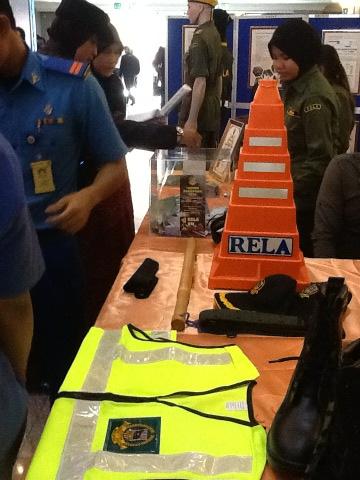 Mustafa_DSMI's tweet photo. "Creative. Good! @relamalaysia: tabung Gaza 1RELARM1-1NYAWA ttp djlnkn smsa Hr Inovasi KDN 2012 @KP_RELA @KDNPUTRAJAYA http://t.co/gN26zoKS"