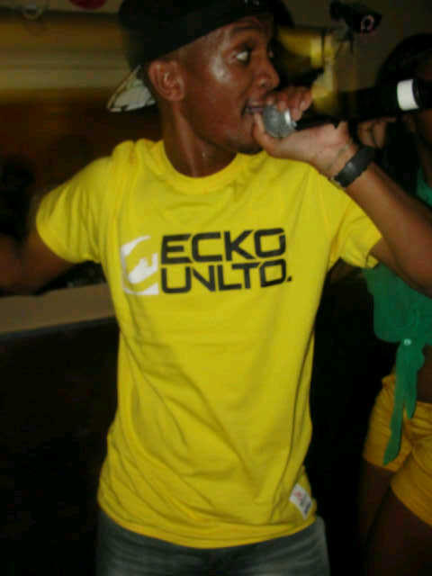 Mornin,a productive dae 2 everyone!Makarina!and buy Ecko clothes in this festive season@EckoUnltdSA@Preston_23@MshenguL