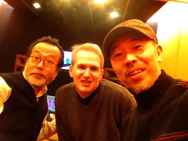 中川ひろたか にじ の英語バージョンの録音に立ちあう3人 右 新沢 作詞 中 ブライアン ペック 翻訳 左 中川 作曲 Http T Co 7zetixj7 中川ひろたか にじ の英語バージョンの録音に立ちあう3人 右 新沢 作詞 中 ブライアン ペック 翻訳 左 中川 作曲 Http T Co 7zetixj7