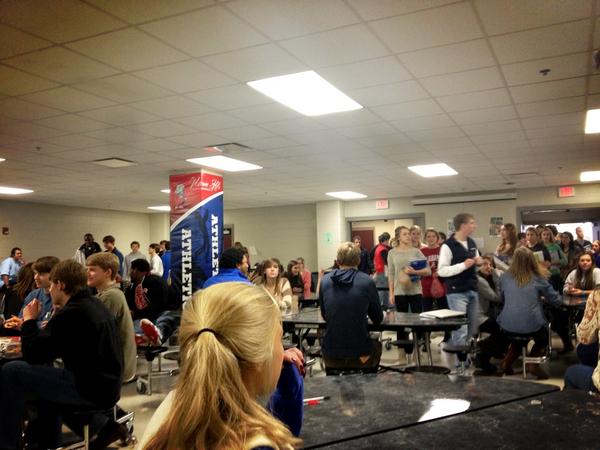 juliaedorr's tweet photo. Seniors win.... #waitwhereshouldisit? http://t.co/MuxPg9XT