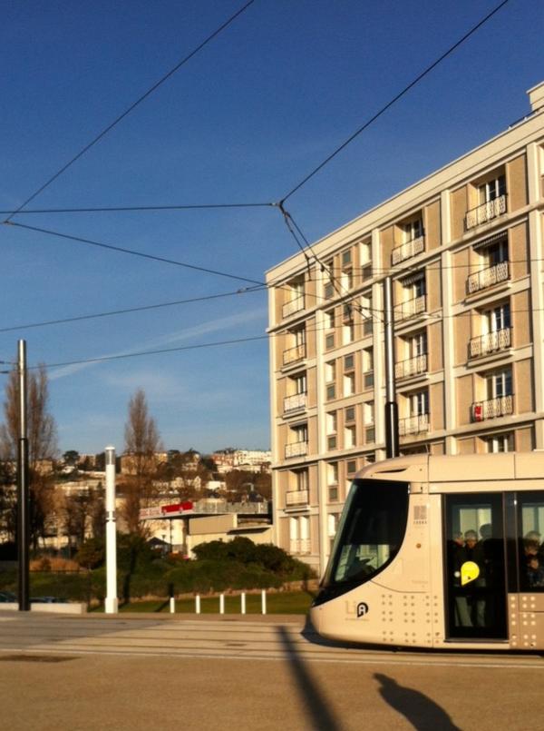 herveaudibert's tweet photo. Inauguration aujourd'hui du tramway, Le Havre. Eclairage : Atelier Hervé Audibert. http://t.co/0mkCPZld
