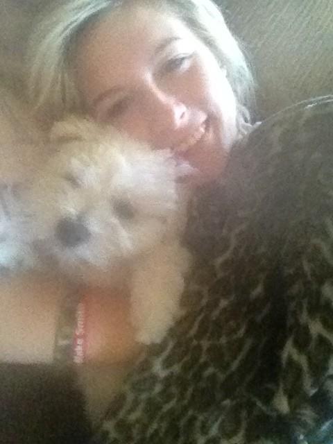 KarsynSharp's tweet photo. @PresleySharp is the best cuddle buddy ever, she always makes me feel better!!! http://t.co/2xEgOefY