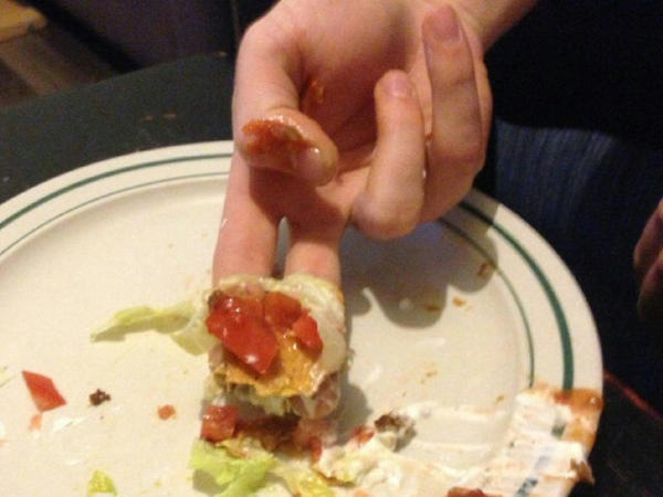 lilchicckk's tweet photo. Sometimes you have to use your fingers when you're eating tacos. #itsnotwhatitsoundslike http://t.co/R2XT5gF6