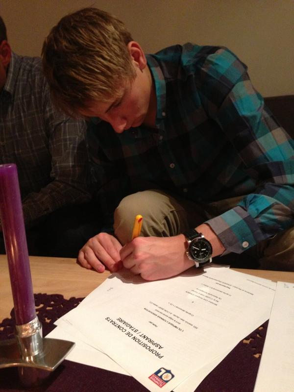Ulrik Y. Jenssen signerer her for Lyon og overgangen er da offisielt i orden #TIL #Lyon