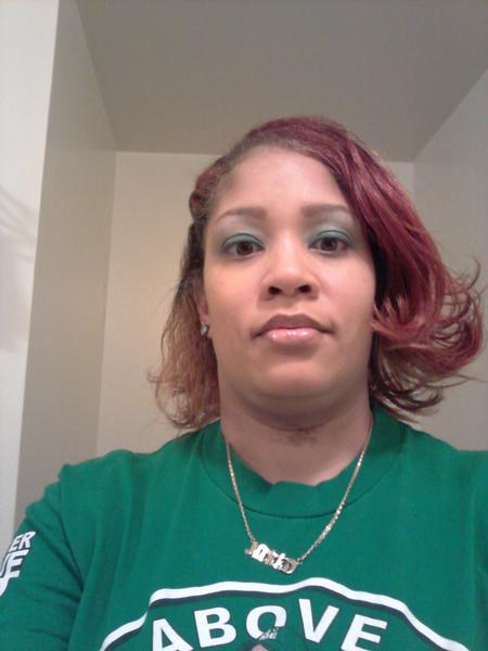 nikkiangelblais's tweet image. Gettn ready 4 work... #vampirelyfe...