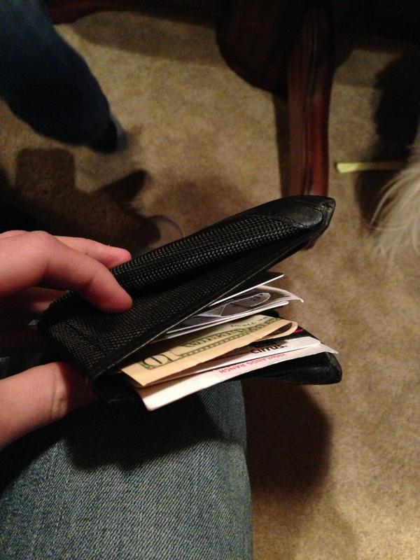 Whomp_D's tweet photo. Whomp'D #jerrywallet http://t.co/VnITKlH7