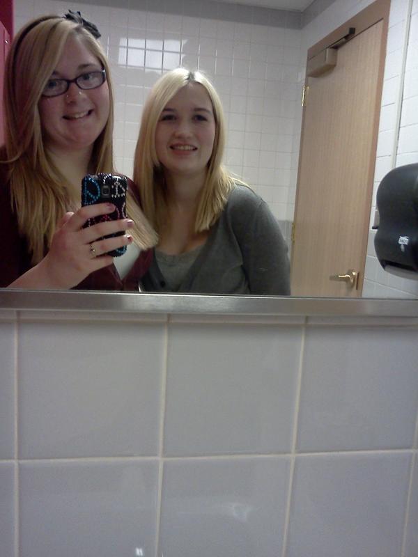 Krisseyy16's tweet image. Kim!&amp;lt;3 #bestfriend #wereadorable #cantwaitforthisweekend @kimberly_hadley