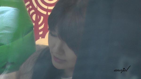 [PIC][01-12-2012]SooYoung xuất hiện tại buổi fansign cho thương hiệu mỹ phẩm "LLang" vào chiều nay A9A10b_CMAEiSDk