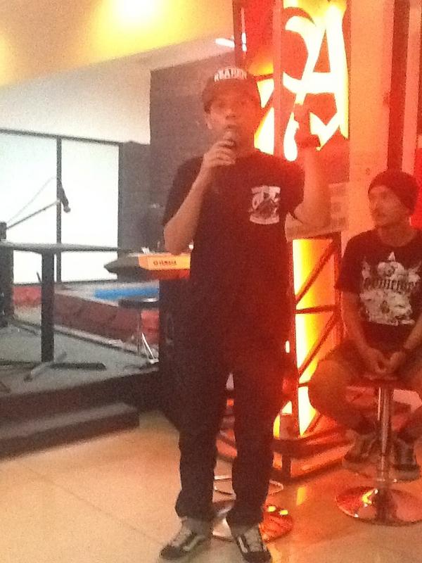 wavezine tweet media