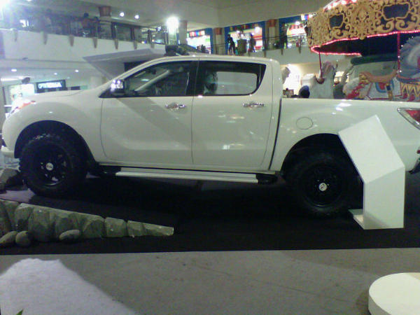 AgungDEP's tweet photo. Cuma 2 hari di Mal Bali Galeria, MAZDA type BT50 PRO (double cabin) diskon 40jt!! http://t.co/FydPlw1w