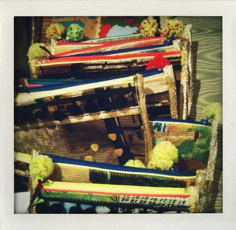 EtsyParis's tweet photo. Quelle pochette choisir ? http://t.co/otfV2WBI @EtsyFR #etsyparis #handmade http://t.co/ZwV2L2Wt