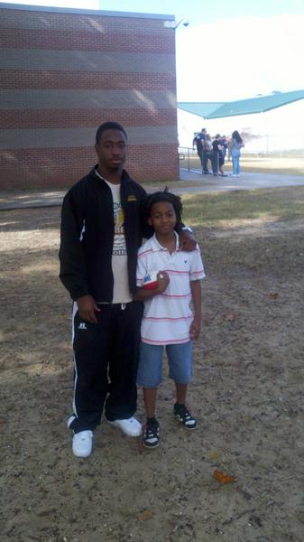 E_Butts's tweet photo. My lil CB http://t.co/bWTeQpHH