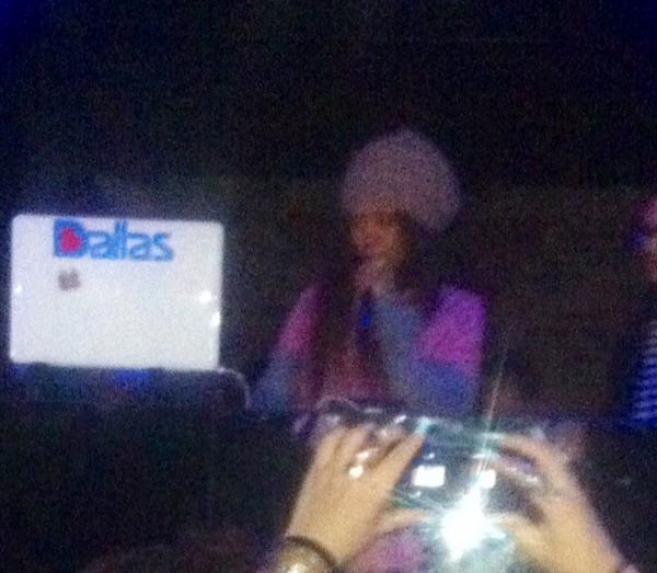 cachettachere's tweet image. DJ Lo Down Loretta Brown aka Erykah Badu aka @fatbellybella killing with only 1 turntable last night. #Shecold