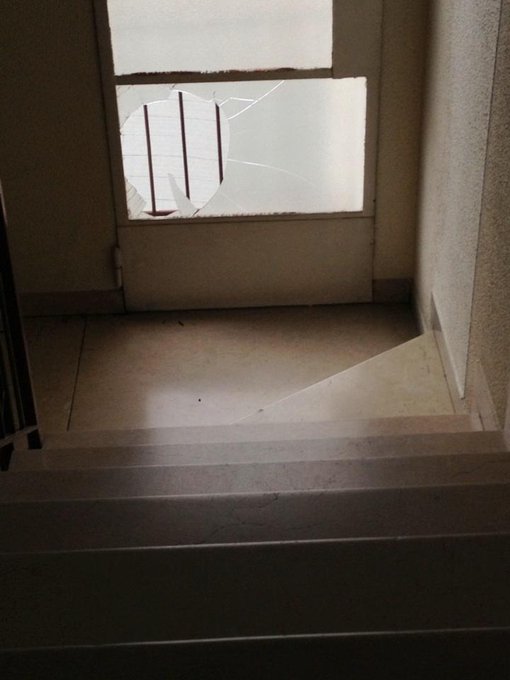 Roomie takes her luggage down the fast way http://t.co/vTPJ6i4x<a href="/tag/amazingness"class="tags"><span>#amazingness</span></a>