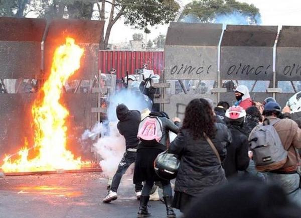 Oye <a href="/EPN/">Enrique Peña Nieto</a> si el pueblo te eligió, por qué estas imágenes #MéxicoNoTienePresidente