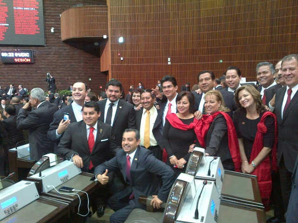 Fracciones #GPPRI #GPPRD  @Diputados_GPPRI #NosuneMéxico
