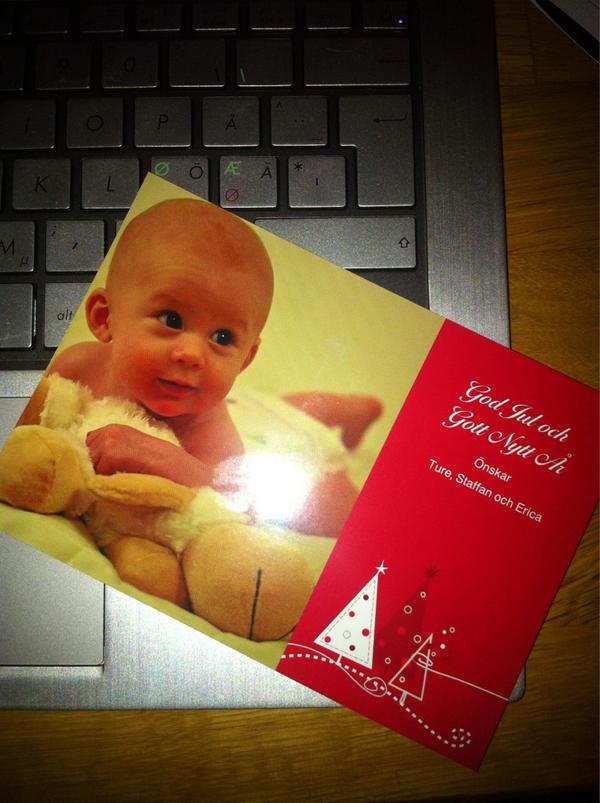 Årets julkort är sötare än vanligt. Spoiler att lägga ut bild? Nä, ca 0% av mottagarna vet vad twitter är...