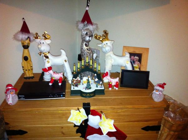 RuthieRay31's tweet image. Perhaps not to everyone's taste... But I love it! #gipsydecor #randomcollection