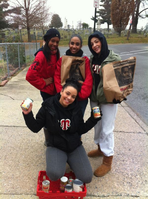 CUS_BETA_NU's tweet photo. Once again Beta Nu servicing the community ! http://t.co/ij57R8ll