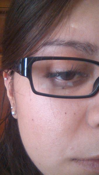 Leiyuling's tweet image. This why glasses are always a problem, eyelashes forever trapped and they bother me OTL #endlesshomework