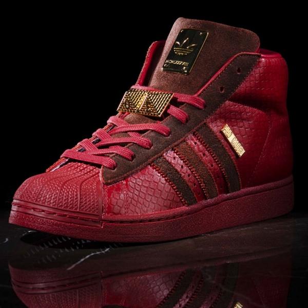 ComplexBets's tweet photo. The @BigSean x @adidasoriginals Pro Model II just hit!!   http://t.co/3tOkqCBs http://t.co/P8sqXHWT