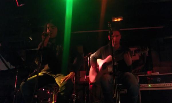 RockOnCovers's tweet photo. By thr face a l'escenari. http://t.co/7MRoqTWk
