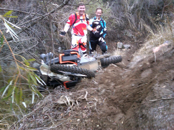 hinzfifty7's tweet photo. It is always an Adventure with @JonErik19 and @youngy120 #bigbikes #990cc http://t.co/mxhRU1L8
