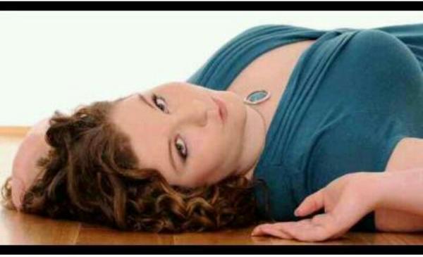 Photoshootfails's tweet photo. Quick, I think someone's been shot #photoshootfails http://t.co/zHq0n7EK