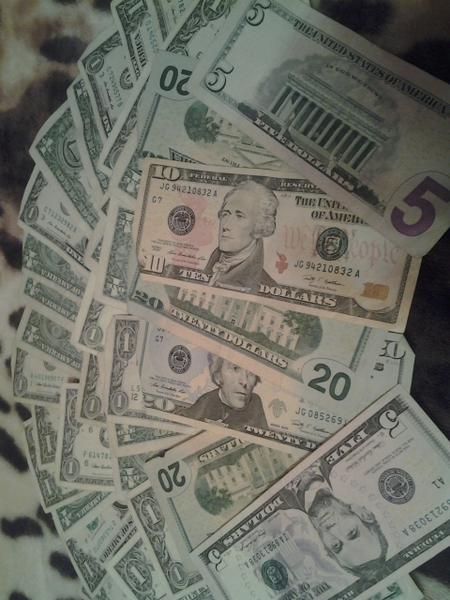 SYLVAA_DOLLA's tweet image. &amp;amp;this is why im so happy I worked today ! #madtips #woohoo